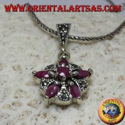 Pendentif en argent avec 5 rubis naturels dans une navette + 1 tour pour former une étoile et marcassite