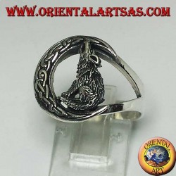 Silver wolf ring howling at the crescent with a Celtic knot