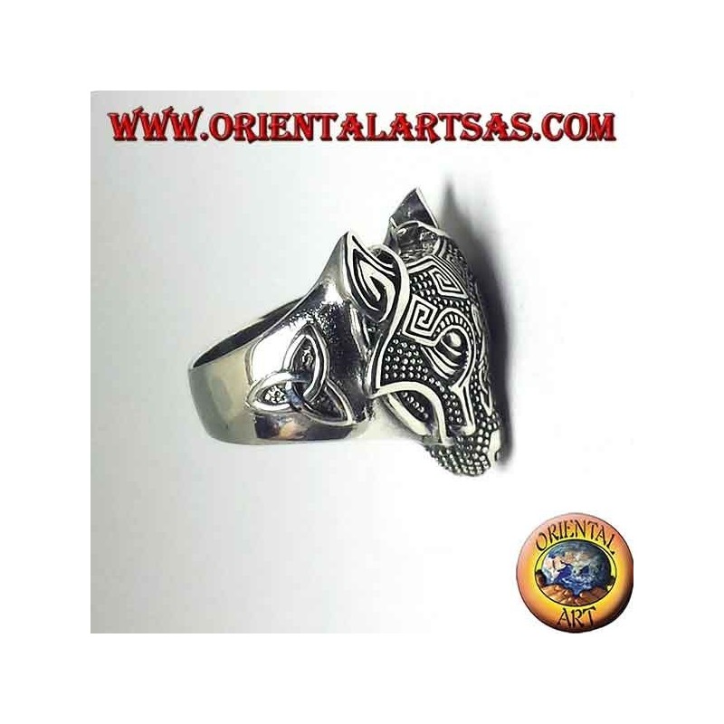 Bague tête de loup en argent avec noeud celtique