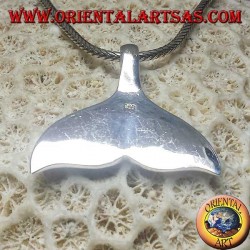 Colgante de plata en forma de cola de ballena con ónice (grande)