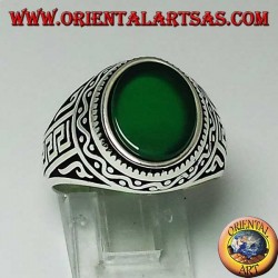 Silberring mit flachem, ovalem, grünem Achat mit griechischem Schriftzug an den Seiten des Rings