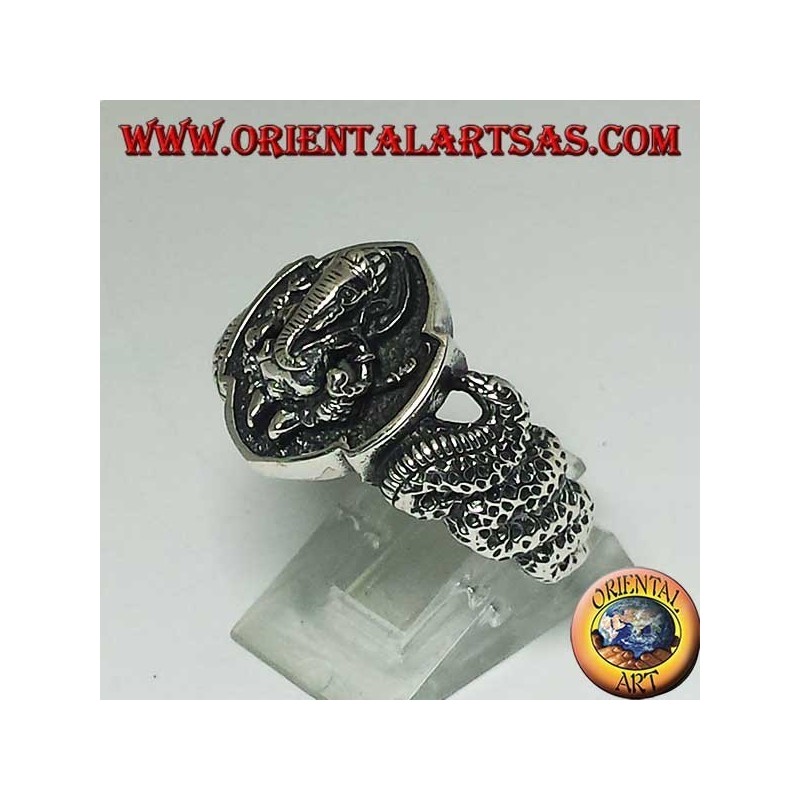 Anello in argento, di Ganesh seduto con cobra su entrambi i lati