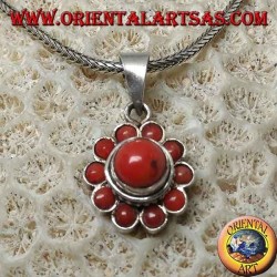 Pendentif en argent avec corail en forme de marguerite antique