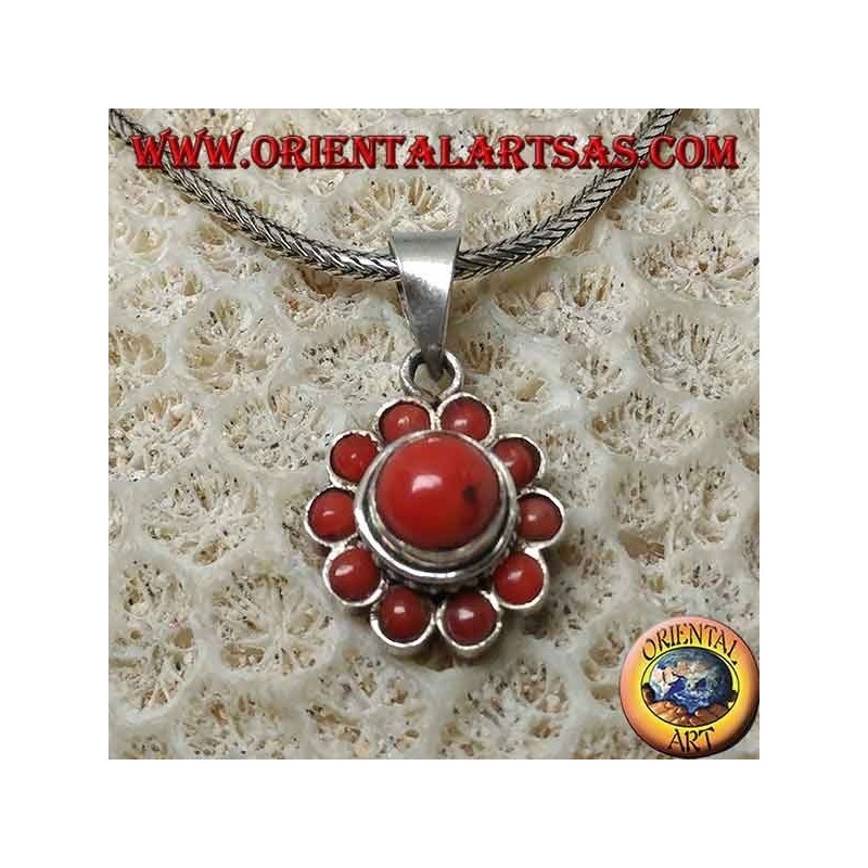 Silver pendant with antique daisy-shaped coral
