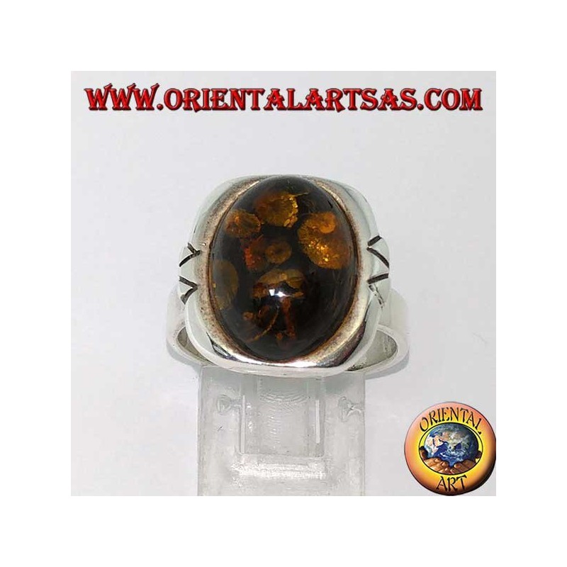 Anello in argento con Ambra verde ovale e bordo largo inciso