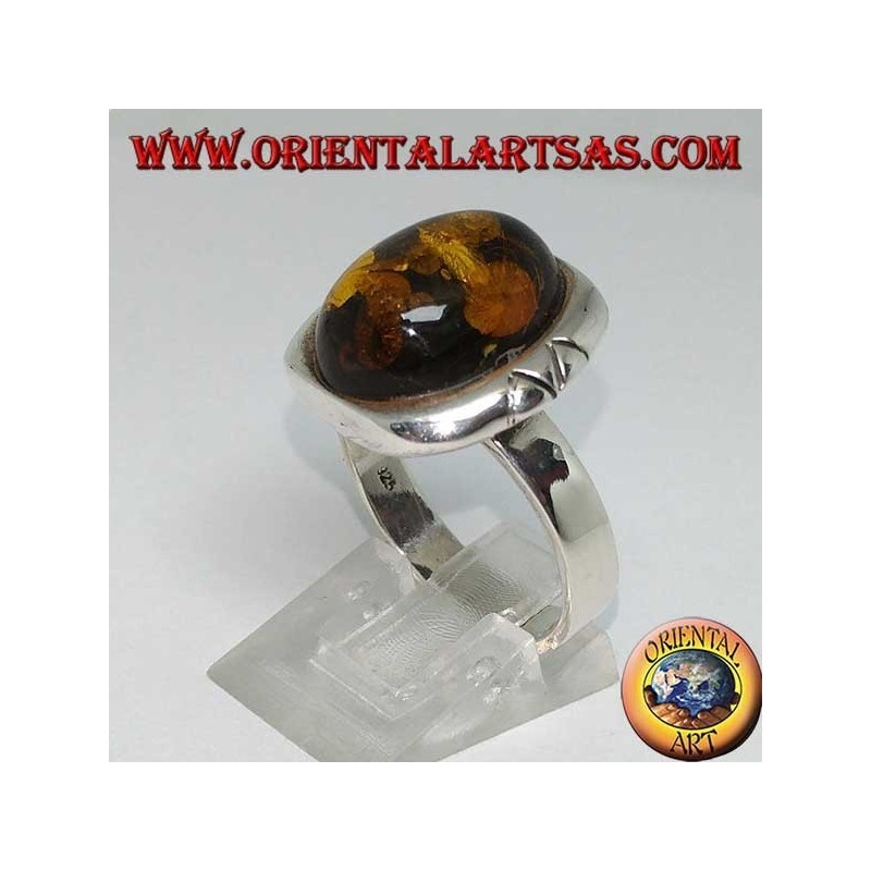 Anello in argento con Ambra verde ovale e bordo largo inciso