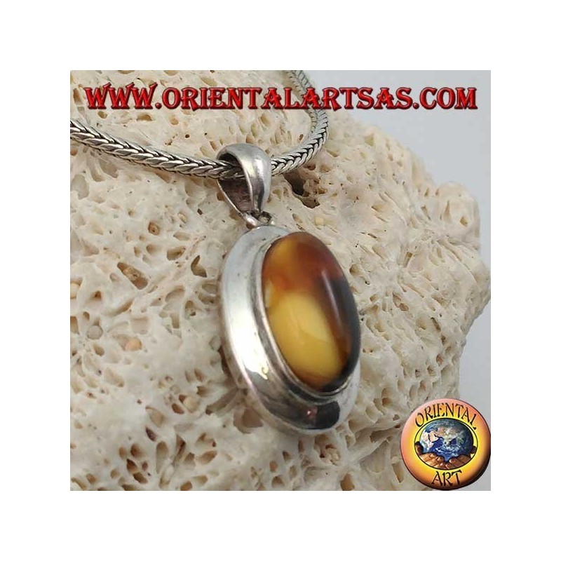 Ciondolo in argento con ambra tibetana naturale ovale