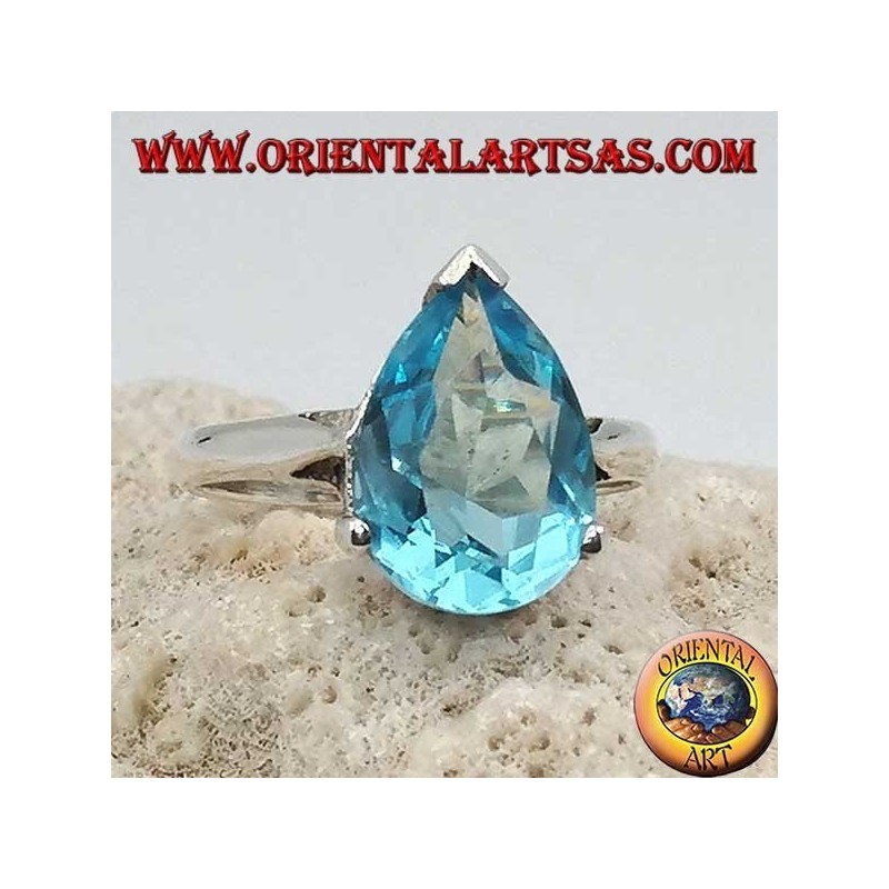 Anello in argento con topazio azzurro a goccia montatura a griffe