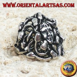 Bague tête de méduse en argent avec serpents