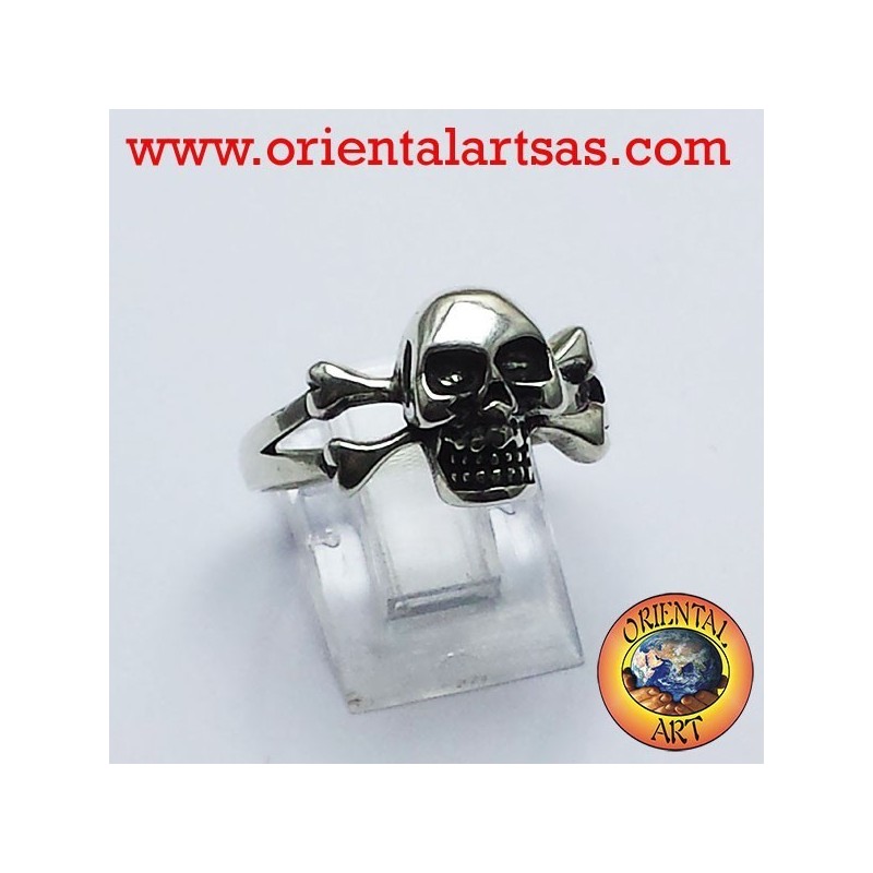 Anello teschio con osse in argento