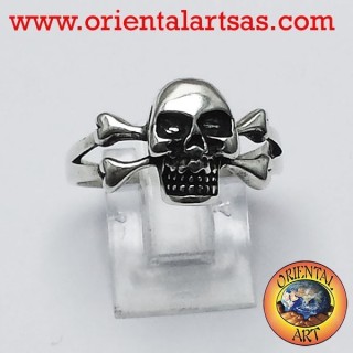 Anello teschio con osse in argento