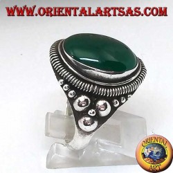 Bague en argent avec un grand cabochon en agate verte ovale