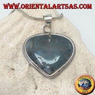 Colgante de plata en forma de corazón con ágata almizclera