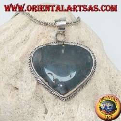 Heart-shaped silver pendant with musk agate