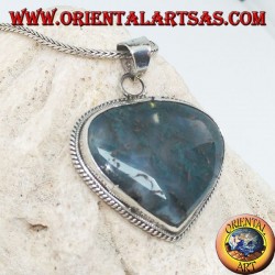 Colgante de plata en forma de corazón con ágata almizclera