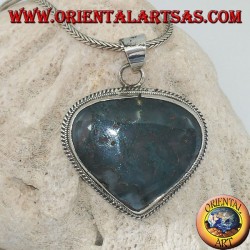 Colgante de plata en forma de corazón con ágata almizclera