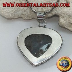 Colgante de plata en forma de corazón con ágata almizclera