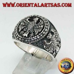 Silver ring with federal bas-relief eagles