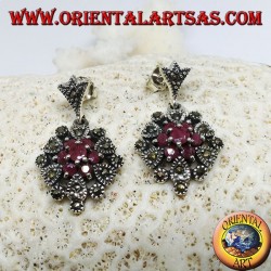 Pendientes de plata con 1 + 6 rubíes naturales redondos engastados con marcasita.