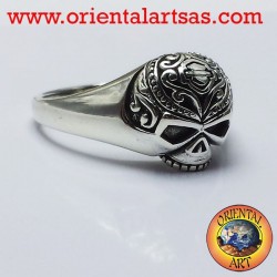 Schädelring tätowiert Silber