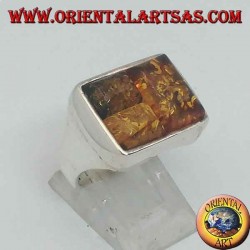 Anello in argento rettangolare con tre ambre rettangolari