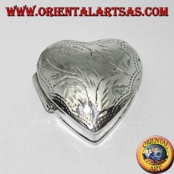 Silver pillbox (925 ‰) with heart-shaped engravings