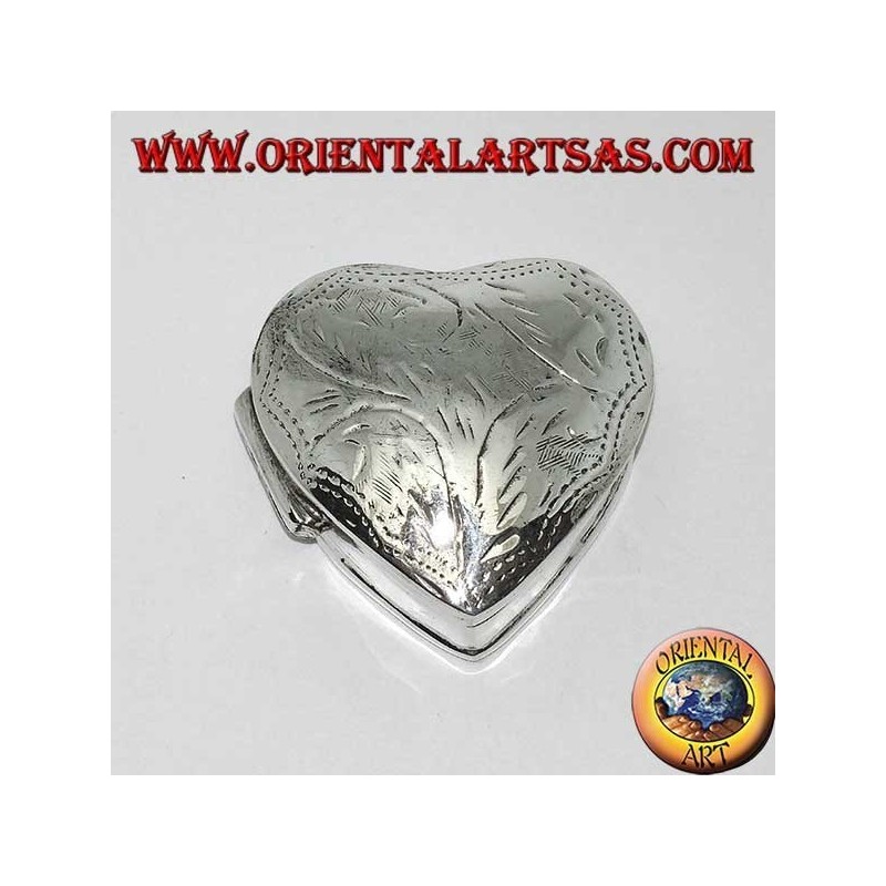 Pastillero de plata (925 ‰) con grabados en forma de corazón
