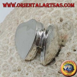 Pastillero de plata (925 ‰) con grabados en forma de corazón
