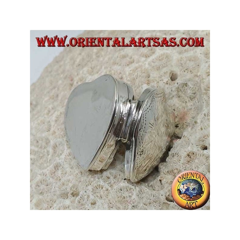Pilulier en argent (925 ‰) avec gravures en forme de coeur