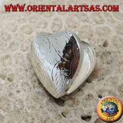 Silver pillbox (925 ‰) with heart-shaped engravings