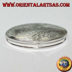 Pill box in silver (925 ‰) with engravings, oval in shape