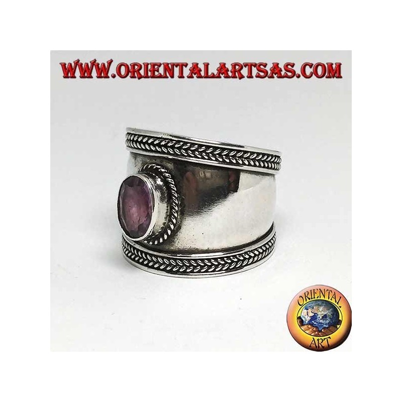 Breiter Silberring mit ovalem Amethyst, Bali
