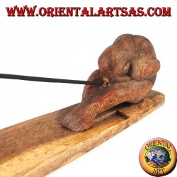 Quemador de incienso, yogui con patas estiradas en madera de suar