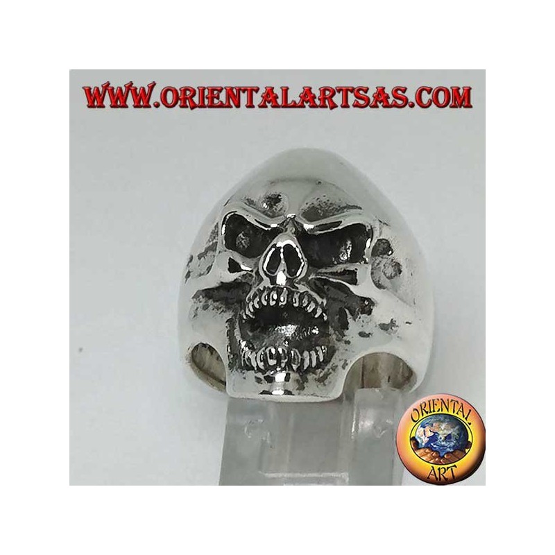 Aggressive skull silver ring