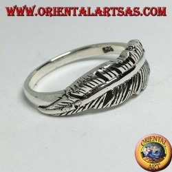 Anillo de plata con forma de pluma india