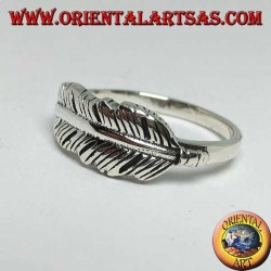 Anillo de plata con forma de pluma india