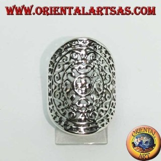 Anello in argento ovale traforato con decorazioni barocche