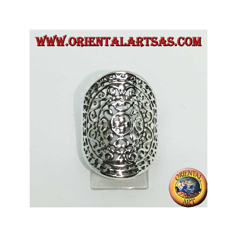 Anillo ovalado de plata calado con decoraciones barrocas