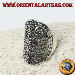 Openwork oval silver ring with baroque decorations