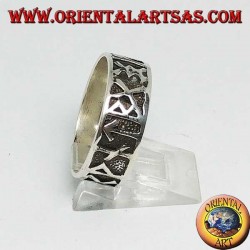 8 mm breites Band Silberring. mit keltischen Flachreliefrunen