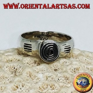 Silver ring with handmade central spiral