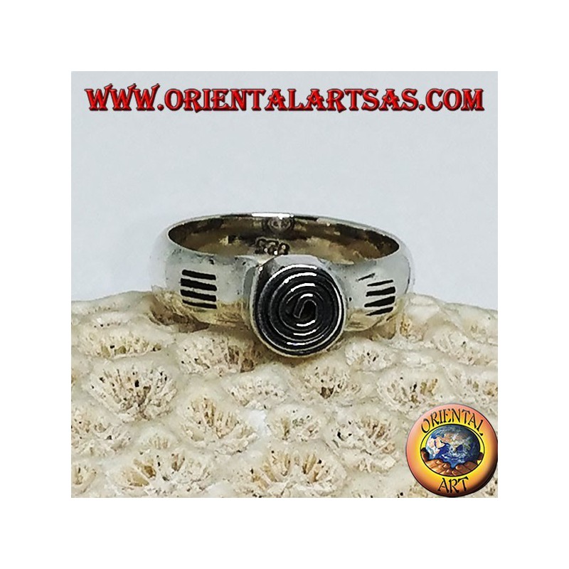 Silver ring with handmade central spiral