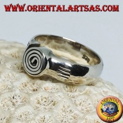 Bague en argent avec spirale centrale faite main