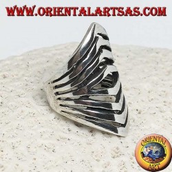 Bague en argent avec sculptures losanges progressives
