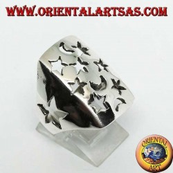 Bague rectangulaire ajourée en argent avec étoiles et lunes