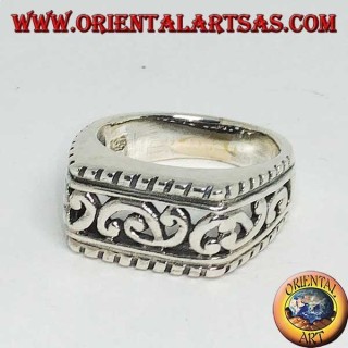 Bague horizontale rectangulaire en argent avec décorations baroques ajourées