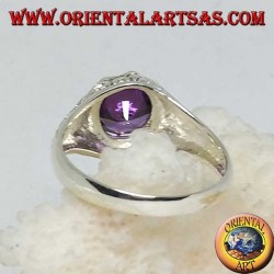 Anillo de plata con incrustaciones con circonita color amatista.