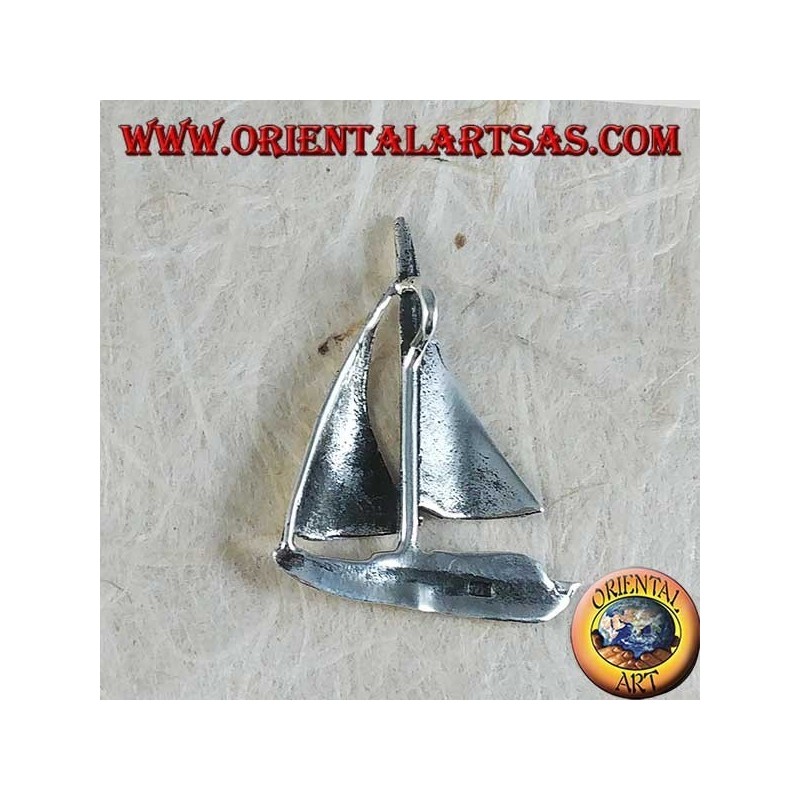 Pendentif en argent, voilier moyen