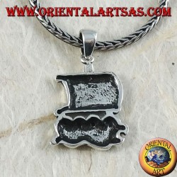 Pendentif en argent, navire de guerre de la Grèce antique