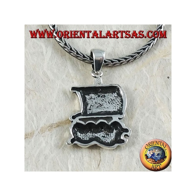 Pendentif en argent, navire de guerre de la Grèce antique